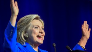 Democratic presidential candidate Hillary Clinton addresses the Democratic National Committee (DNC) Summer Meeting in Minneapolis, Minnesota, August 28, 2015. REUTERS/Craig Lassig - RTX1Q3FQ