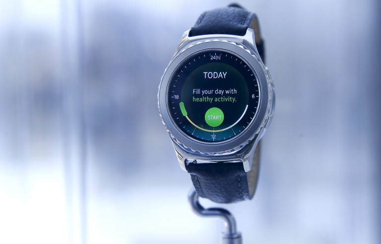 A Gear S2 Classic Platinum smart watch is displayed in the Samsung Electronics booth during the 2016 CES trade show in Las Vegas, Nevada January 7, 2016. The watch is compatible with most Android smartphones. REUTERS/Steve Marcus - RTX21H68