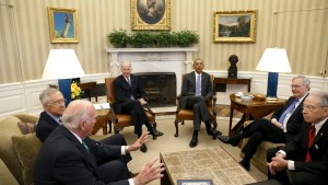 U.S. President Barack Obama (3rd R) meets with the bipartisan leaders of the Senate to discuss the Supreme Court vacancy left by the death of Justice Antonin Scalia, at the White House in Washington March 1, 2016. From L-R: Senator Patrick Leahy (D-VT), Senate Democratic Leader Harry Reid (D-NV), Vice President Joe Biden, Obama, Senate Majority Leader Mitch McConnell (R-KY), and Senator Chuck Grassley (R-IA). REUTERS/Yuri Gripas      TPX IMAGES OF THE DAY      - RTS8SEG