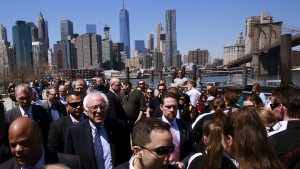 U.S. Democratic presidential candidate Bernie Sanders walks through Brooklyn Bridge Park in the Brooklyn borough of New York April 17, 2016. REUTERS/Lucas Jackson - RTX2ACPR