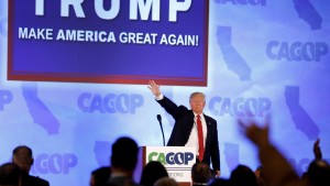 Republican U.S. presidential candidate Donald Trump waves after speaking to the California GOP convention in Burlingame, California April 29, 2016.  REUTERS/Stephen Lam  - RTX2C7JE