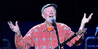 Pete Seeger’s 90th Birthday Celebration from Madison Square Garden: Image Gallery of the Concert