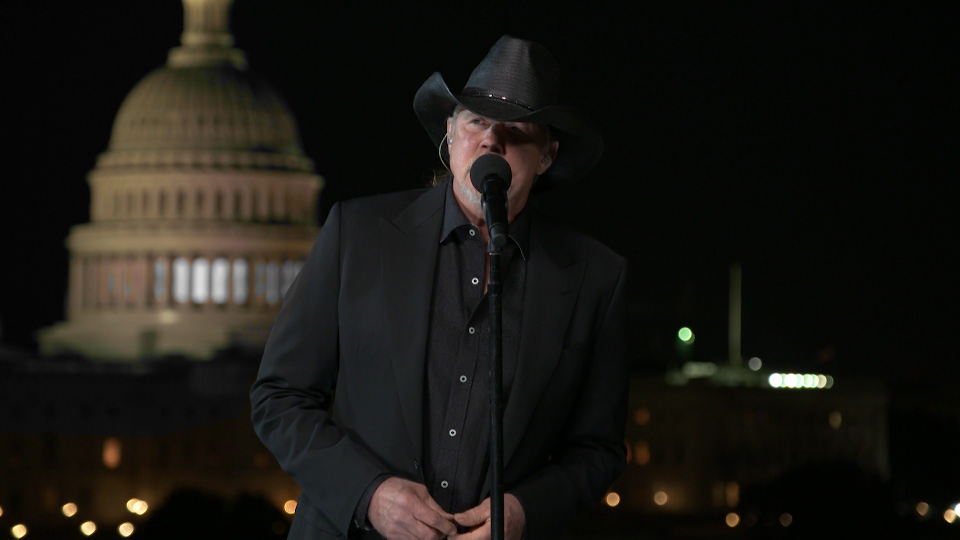 Trace Adkins Performs 
