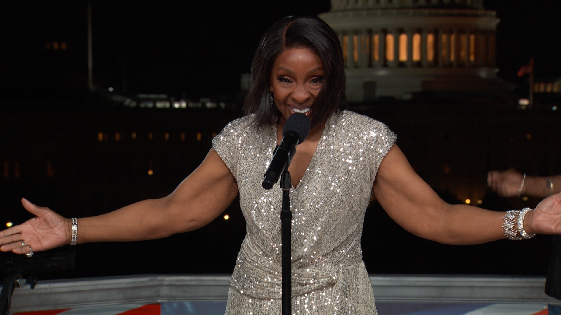 Gladys Knight Performs 