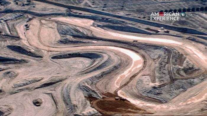 Construction of Disneyland