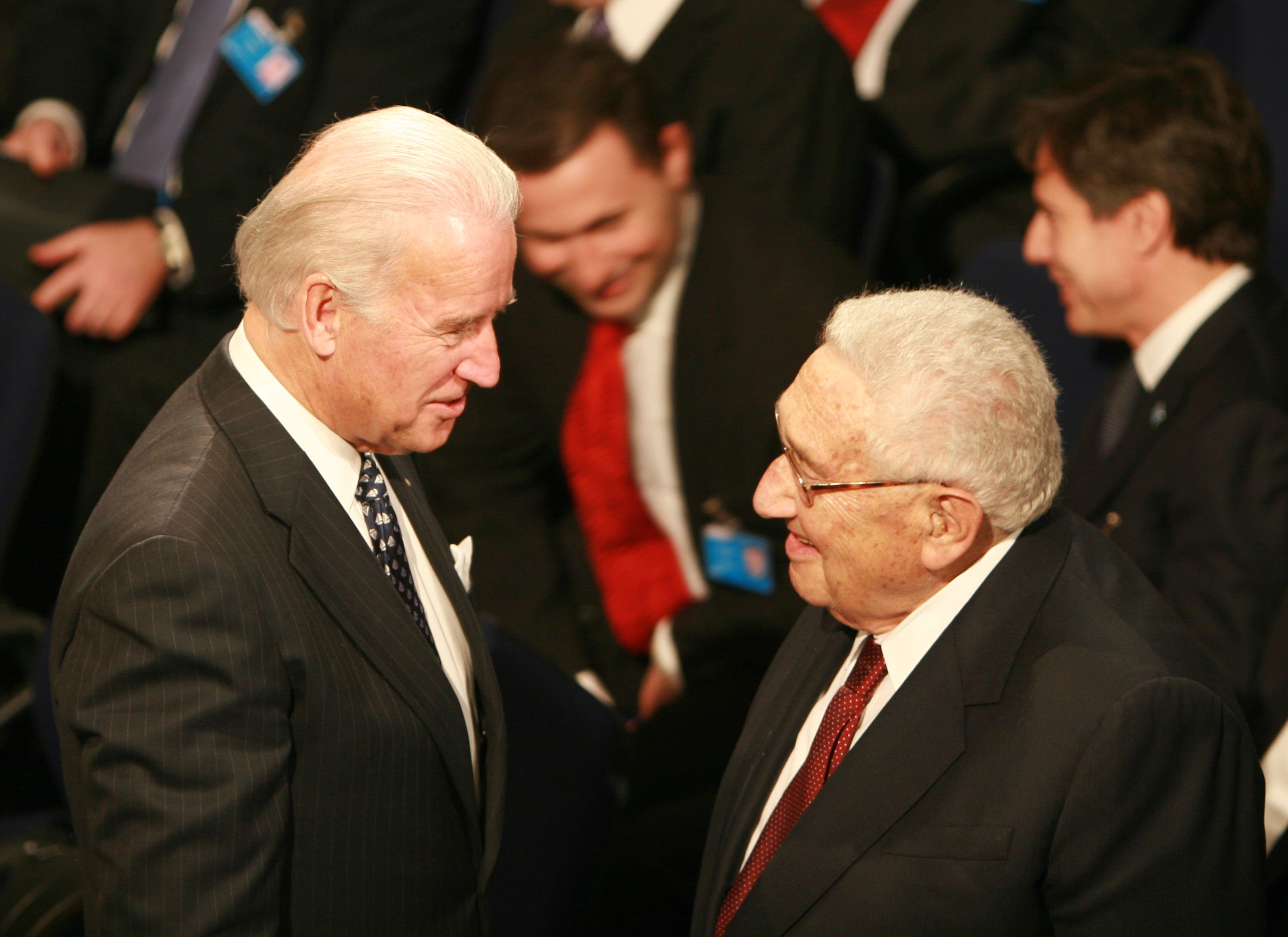 The Vice President of the USA Joseph R. Biden and Dr. Henry A. Kissinger at the 45th Munich Security Conference, 2009. Courtesy of the Munich Security Conference) Msc_2009-Saturday,_11.00_-_13.00_Uhr-Dett_045_Biden_Kissinger.jpg