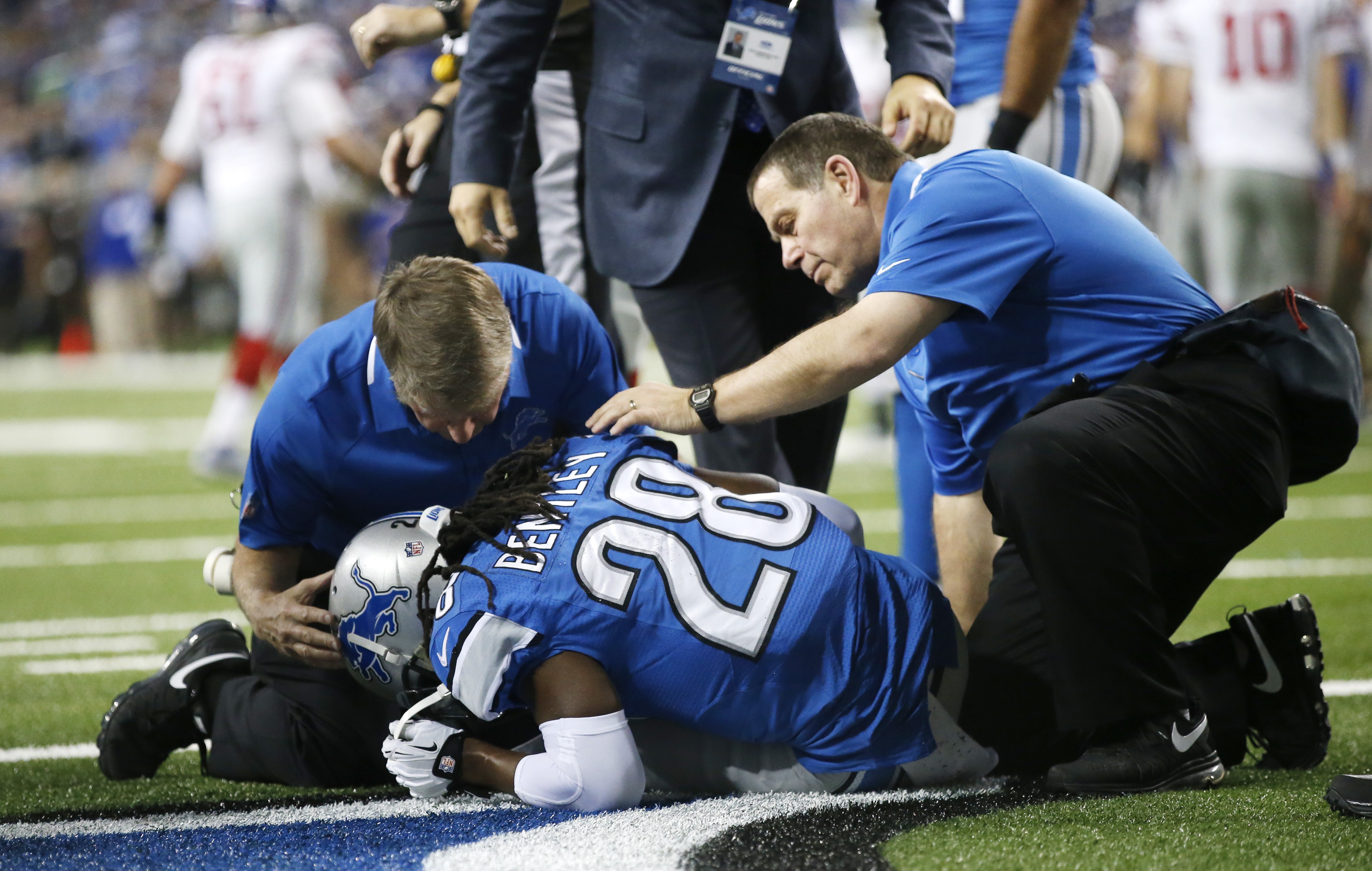 Concussion Watch: NFL Head Injuries in Week 16