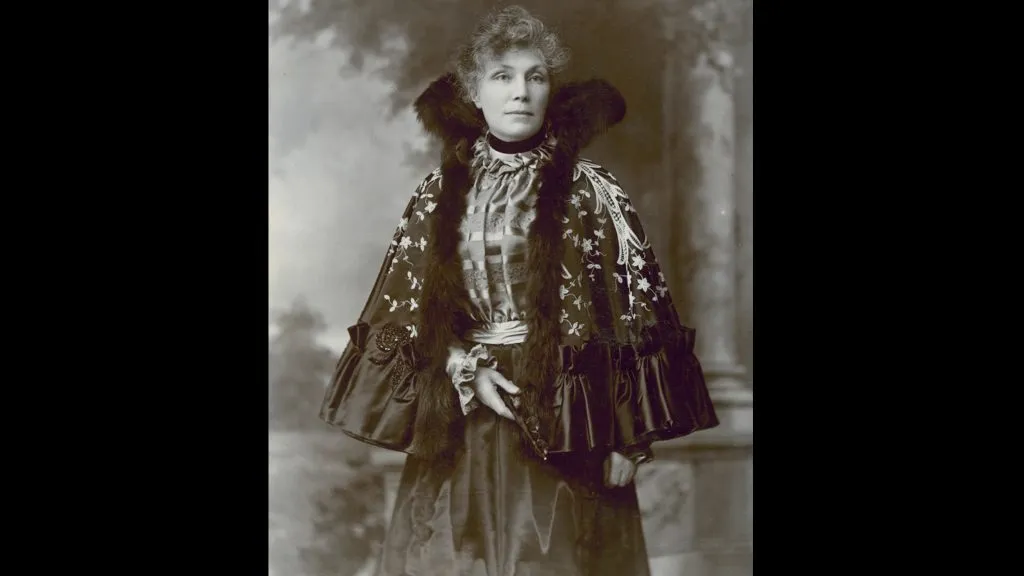 Woman wearing an opera cape, 1898.