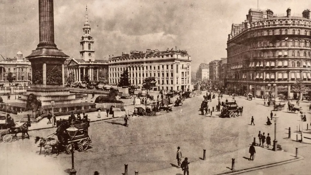 Trafalgar Square, 1880-1890.