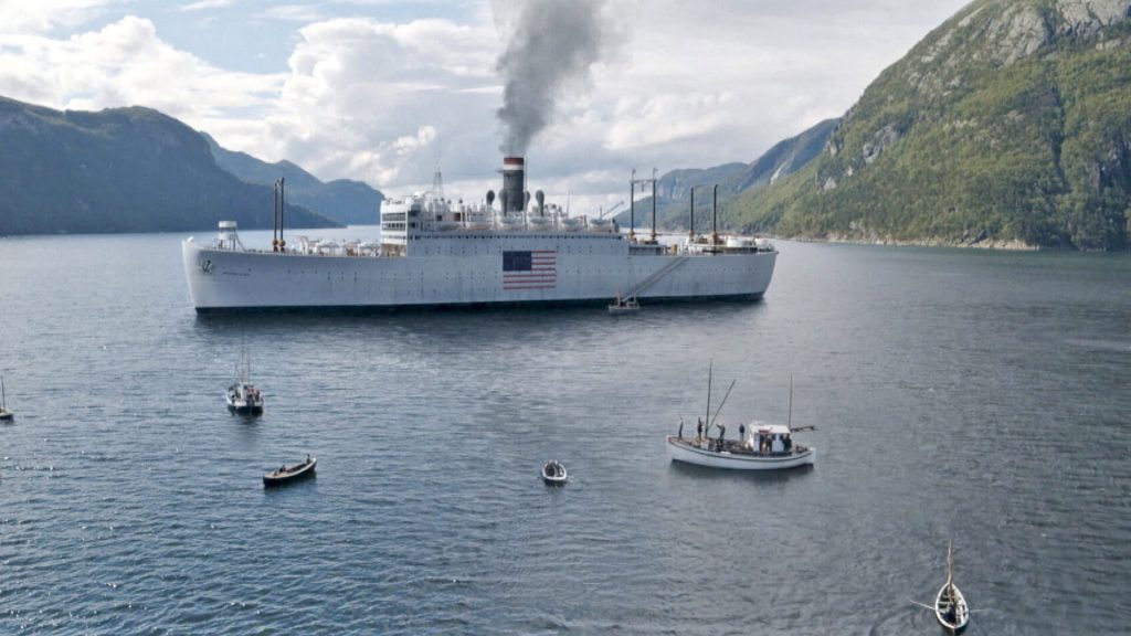 Scene from the film Atlantic Crossing showing an American ship docked in Finnish waters.