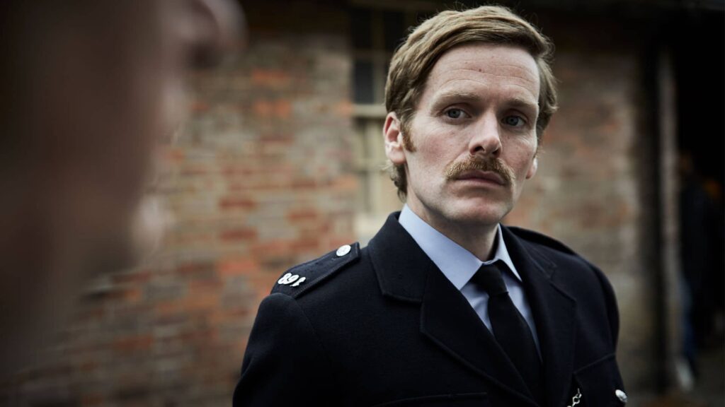 Shaun Evans as Endeavour with mustache in uniform