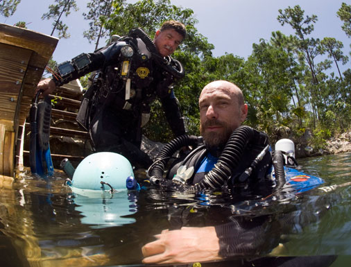 cave divers Kenny Broad and Brian Kaku