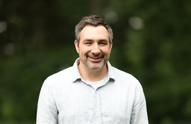 Color headshot photo of appraiser Doug Lally