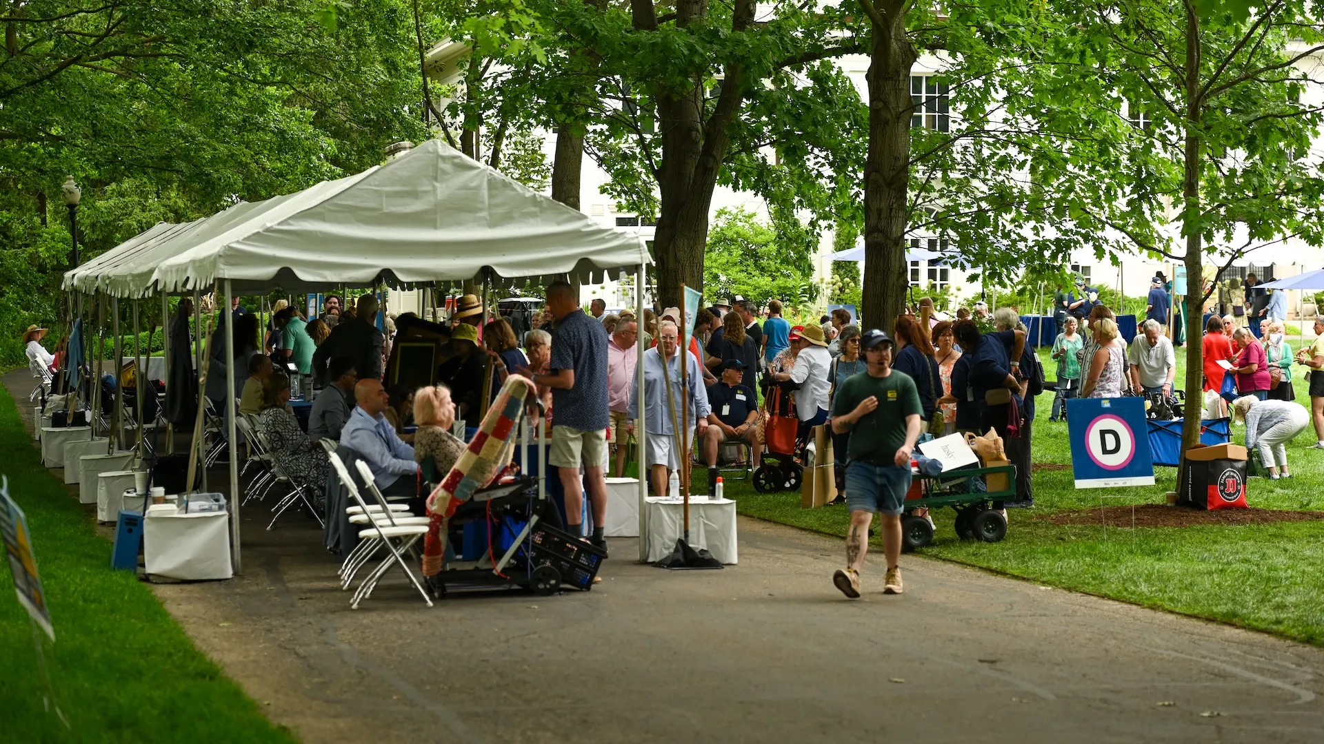 A photo of the busy appraisal booth