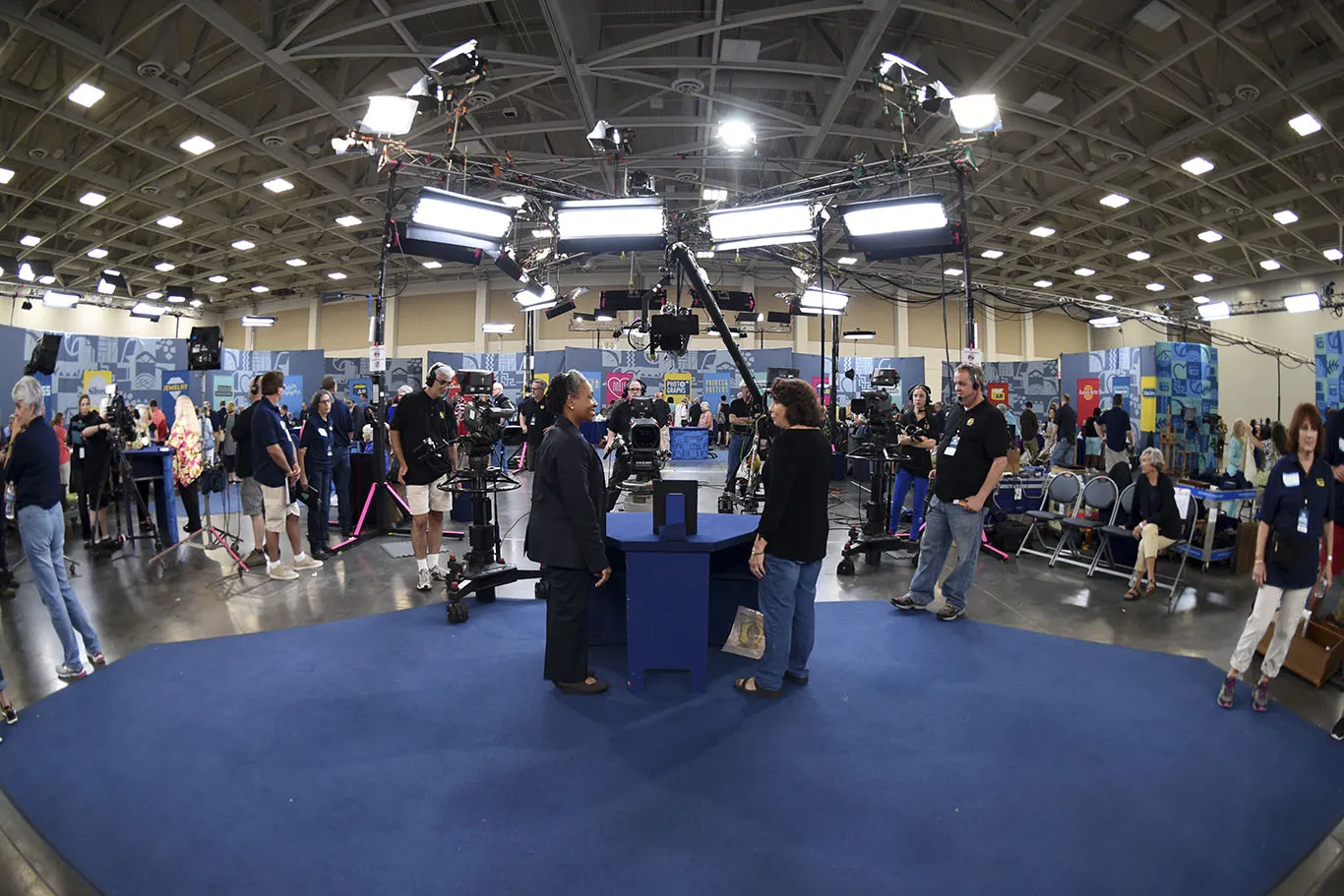 Photos from ANTIQUES ROADSHOW's June 25th appraisal event in Virginia Beach, Virginia.