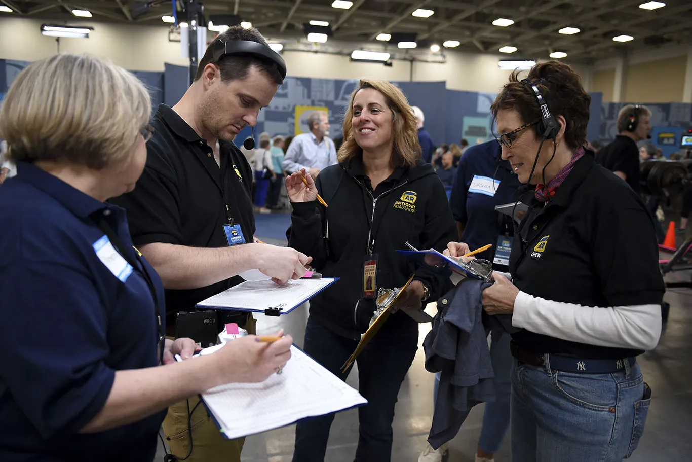 Photos from ANTIQUES ROADSHOW's June 25th appraisal event in Virginia Beach, Virginia.