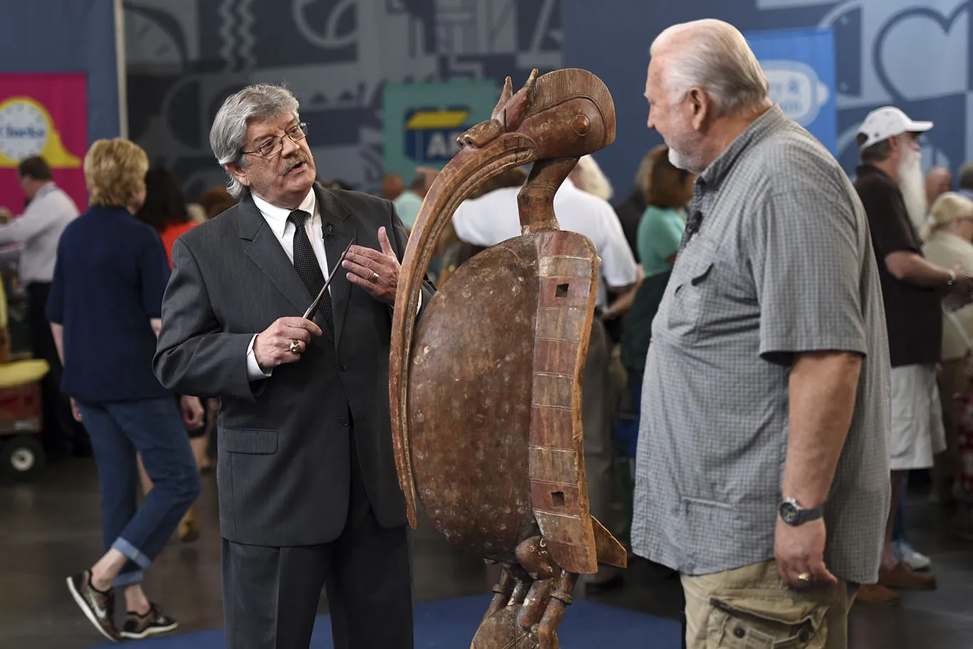 Photos from ANTIQUES ROADSHOW's June 25th appraisal event in Virginia Beach, Virginia.