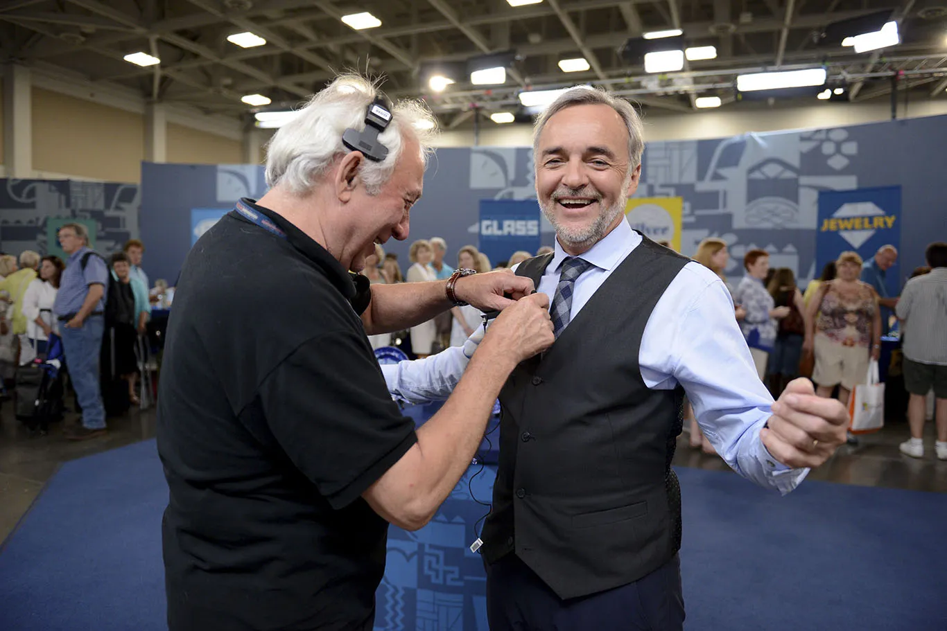 Photos from ANTIQUES ROADSHOW's June 25th appraisal event in Virginia Beach, Virginia.