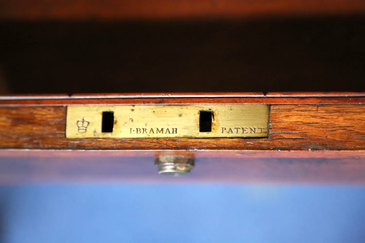 English Men's Dressing Table, ca. 1835 | Antiques Roadshow | PBS