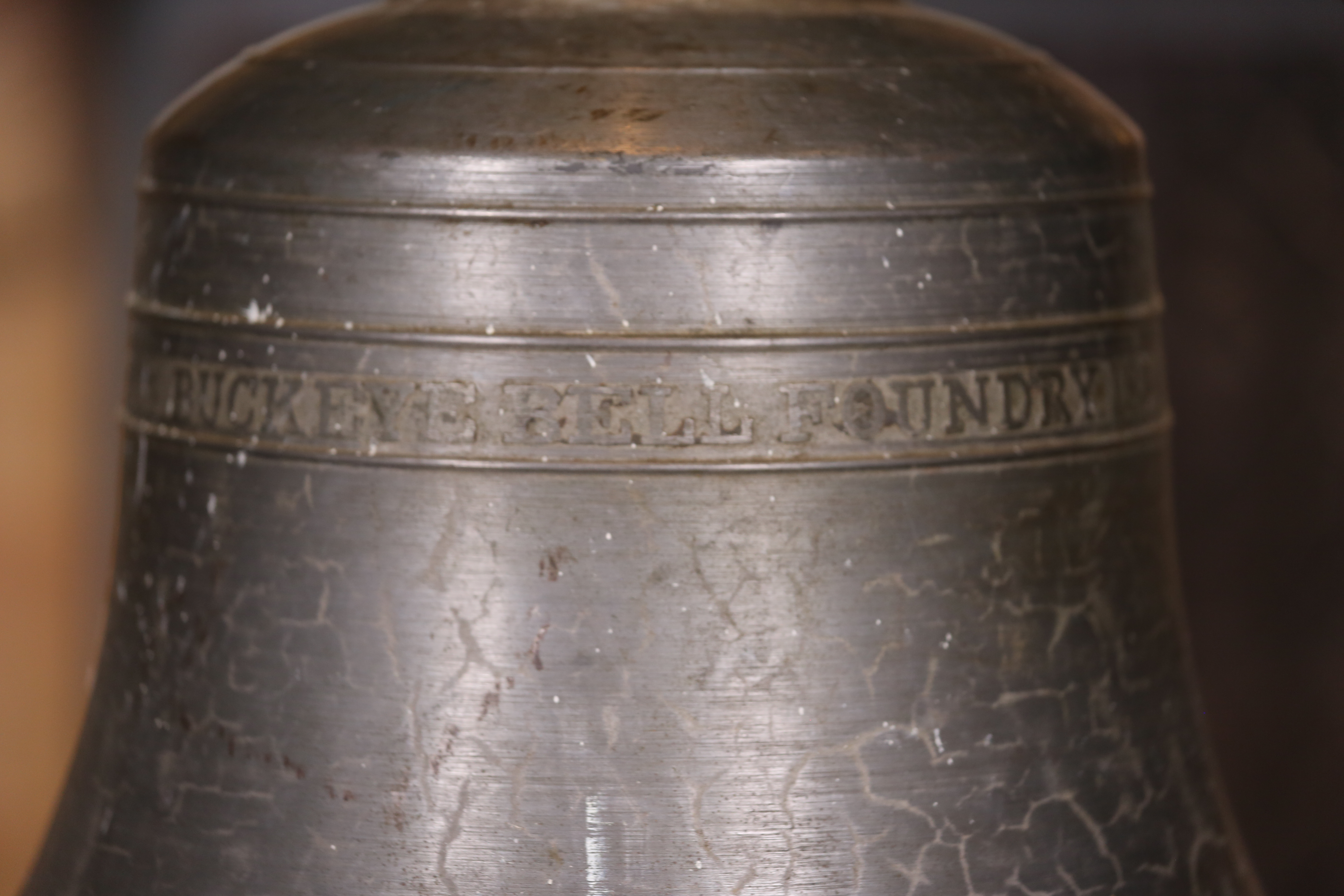 ジア・ルー「Bronze Bell」サイン入 XXXV/CCL シルク版画 Antiques Roadshow | PBS