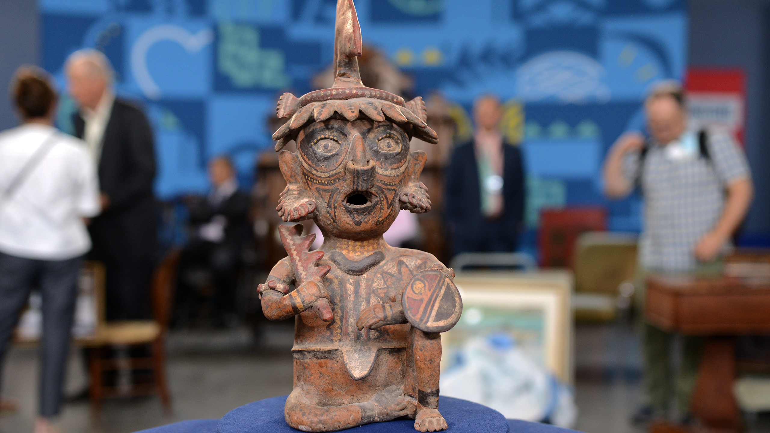 20th-Century Reproduction Nayarit Seated Figure