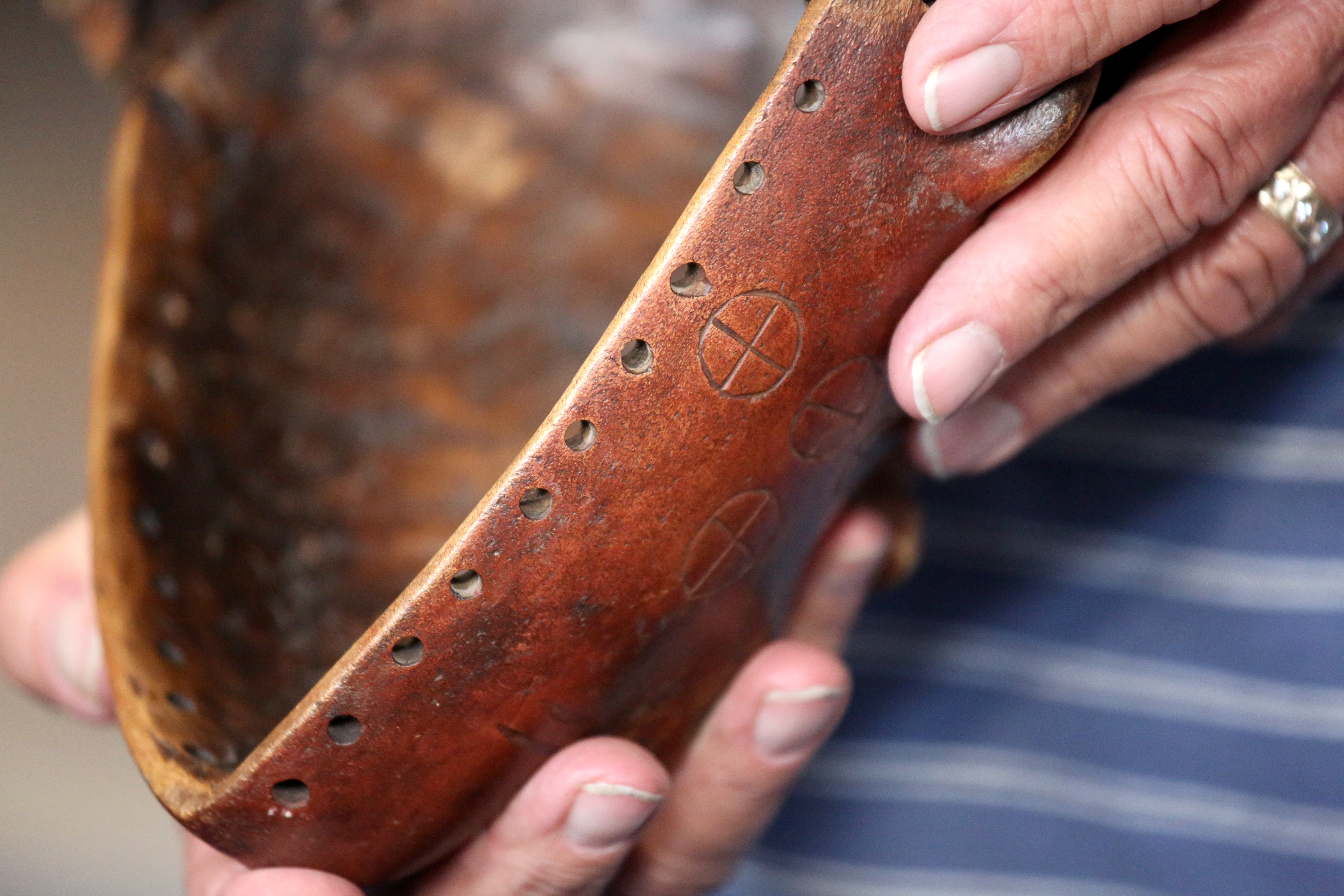 20th-Century Fake Chokwe Mask | Antiques Roadshow | PBS | Antiques Roadshow  | PBS, image size:5760x3840
