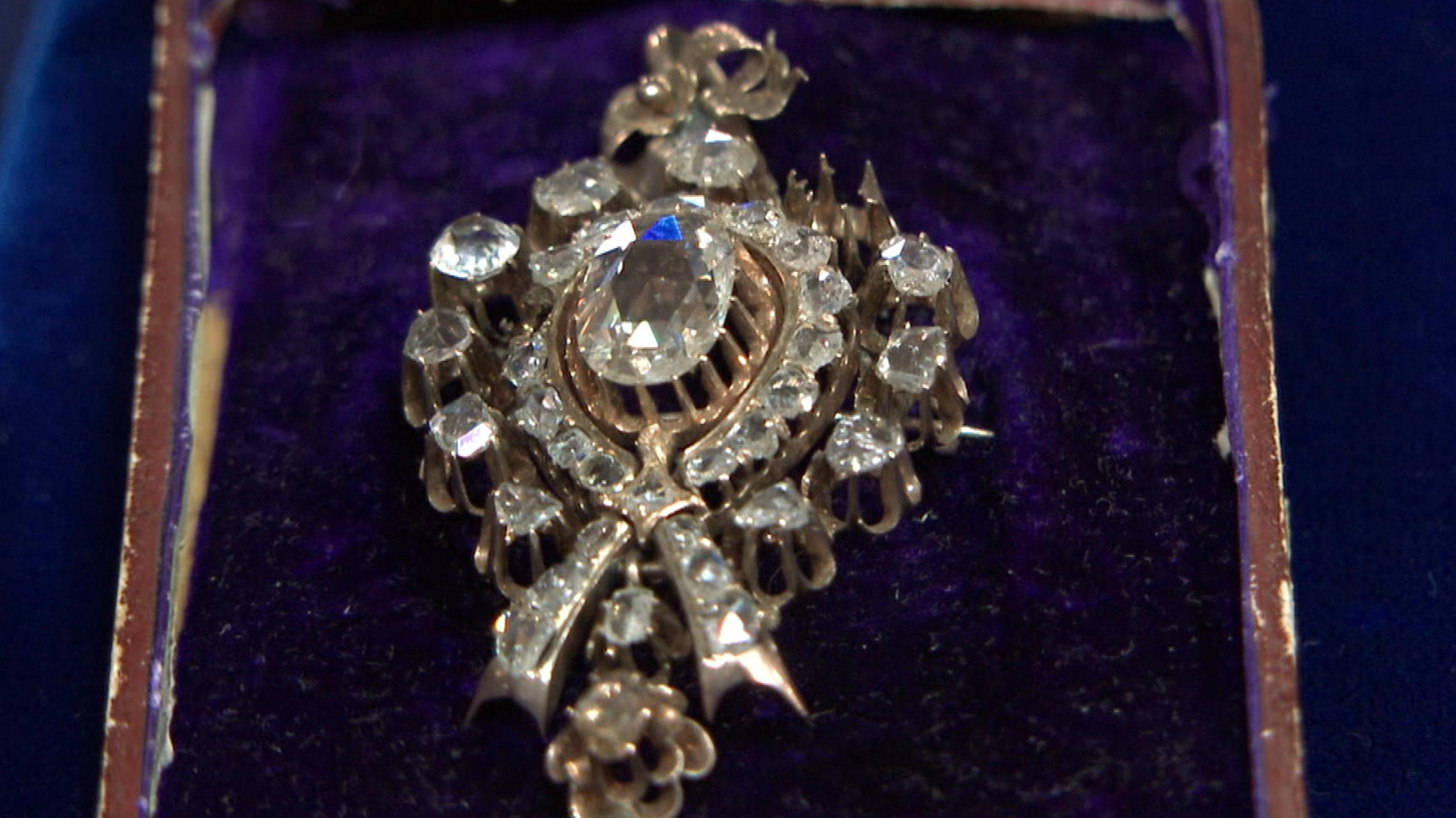 Eastern European Diamond Pin | Antiques Roadshow | PBS