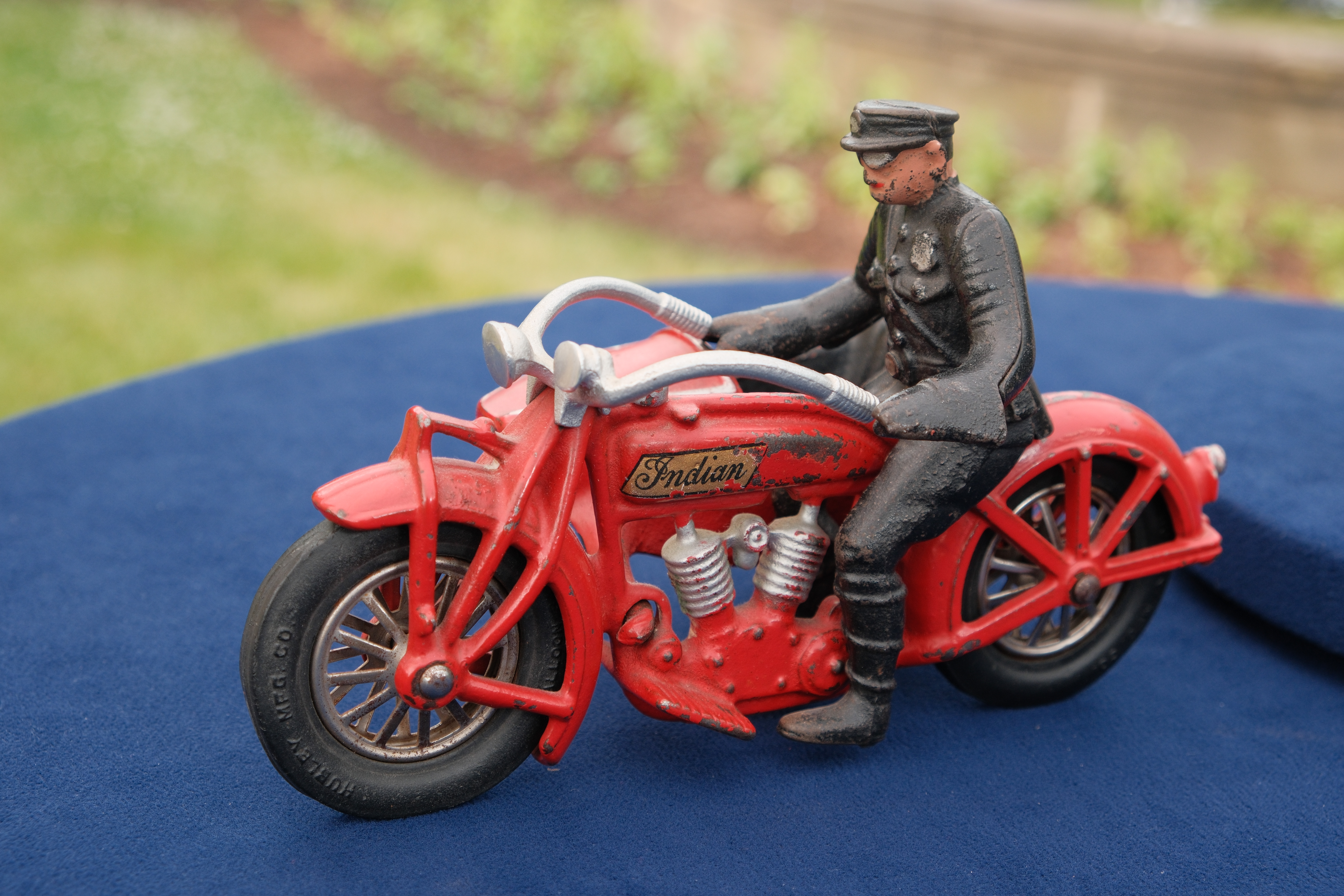 Hubley Cast Iron Toy Motorcycles, ca. 1930 | Antiques Roadshow