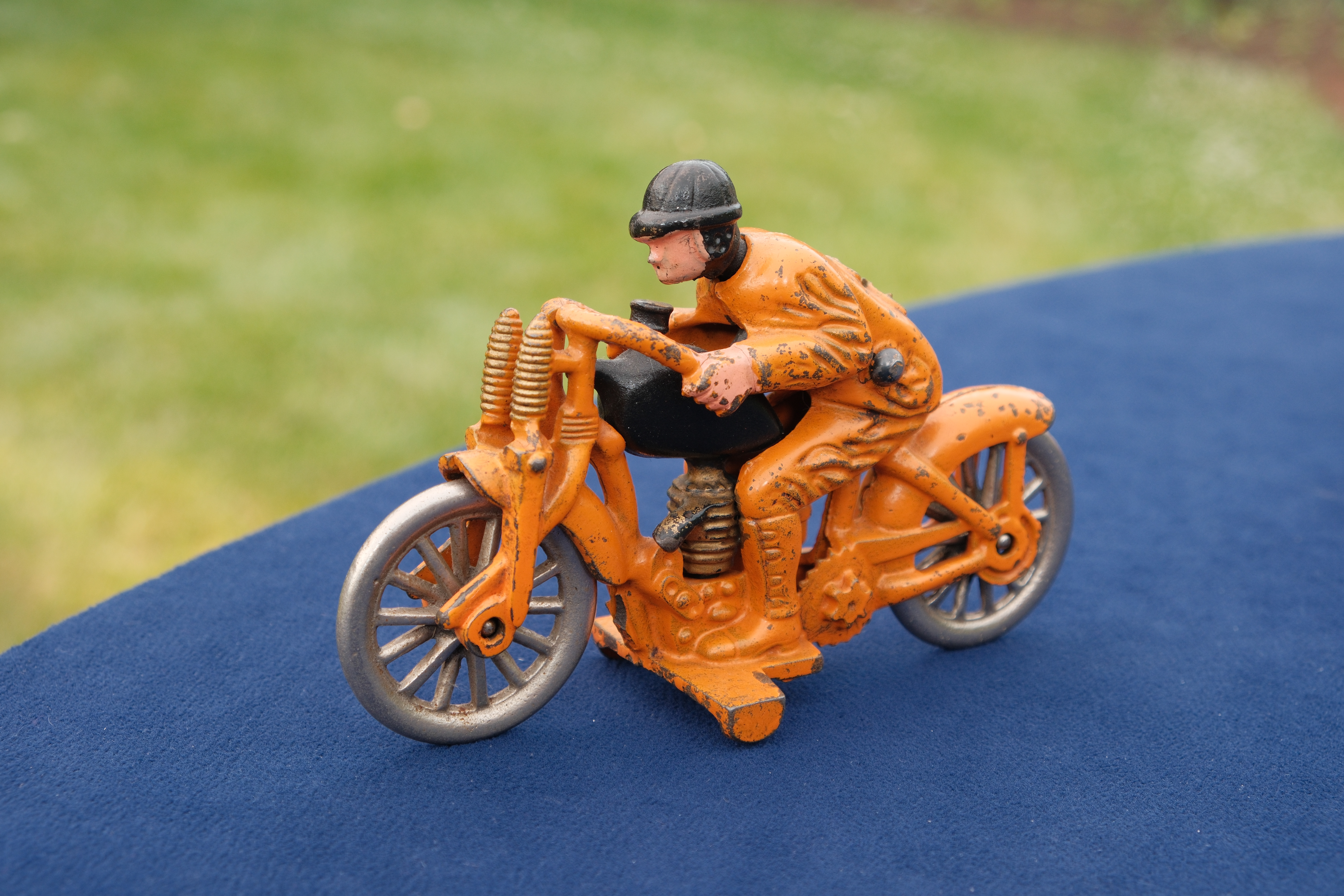 Hubley Cast Iron Toy Motorcycles, ca. 1930 | Antiques Roadshow
