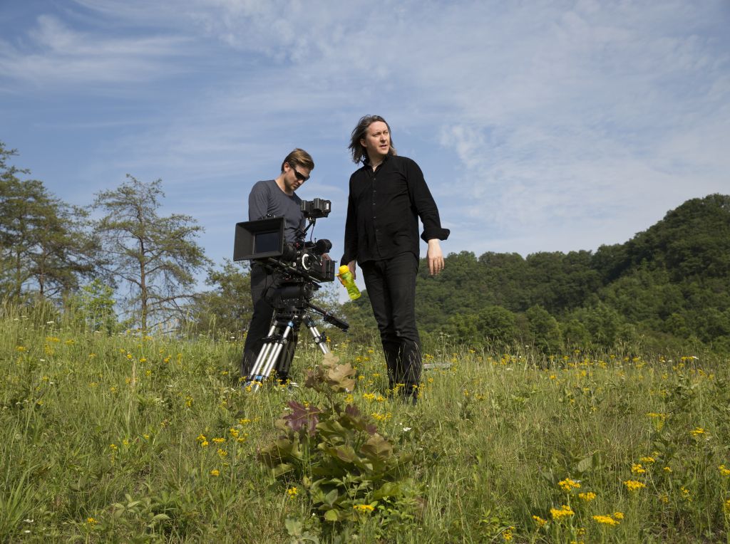 Director Bernard MacMahon filming in Virginia for “American Epic: The Big Bang.” Credit: ©2017 Lo-­‐Max Records Ltd.