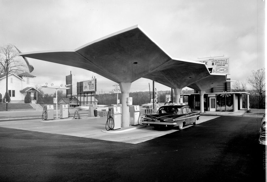 Diamond Gas Station, Macon, Georgia 1961.