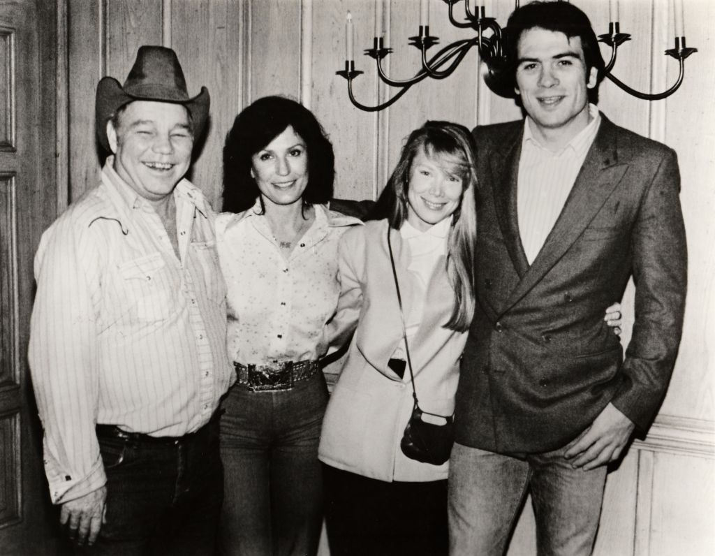(l to r): Doo Lynn and Loretta Lynn; and Sissy Spacek and Tommy Lee Jones, who played Loretta and Doo in the film Coal Miner's Daughter