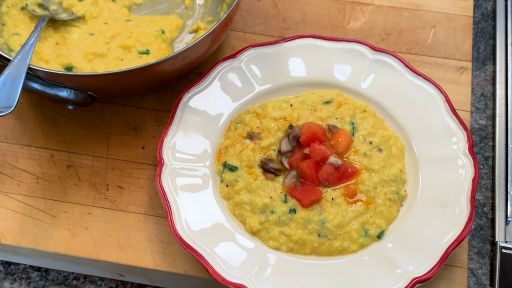 Jacques Pépin makes classic scrambled eggs