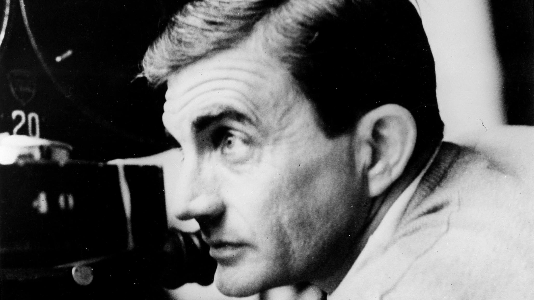 Julie Andrews: Biography, Actor, Singer, Academy Award Winner, image size:2215x1246