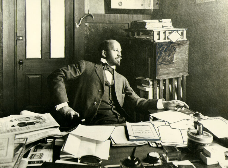 The NAACP is established