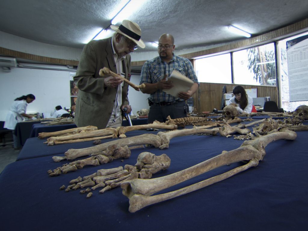 Dr. Clyde Snow (l) with director of Guatemalan Forensic Anthropology Foundation Fredy Peccerelli (r). Credit: Robert Caccamise