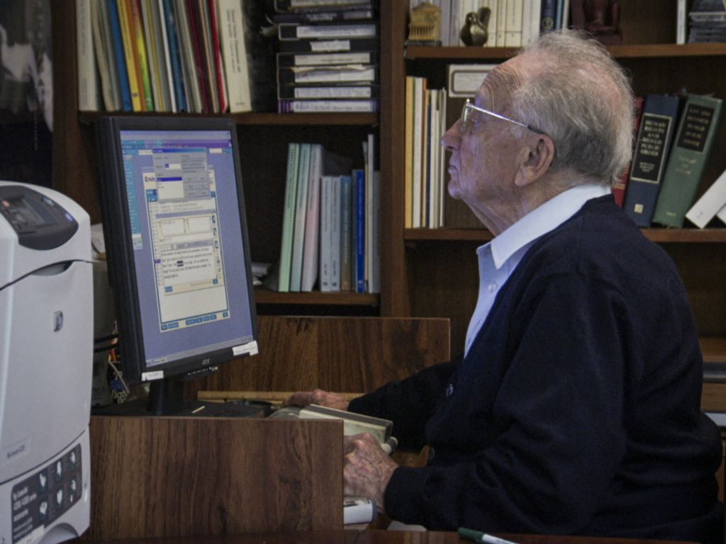 Former Nuremberg Tribunal Prosecutor Benjamin Ferencz at home. Credit: Robert Caccamise