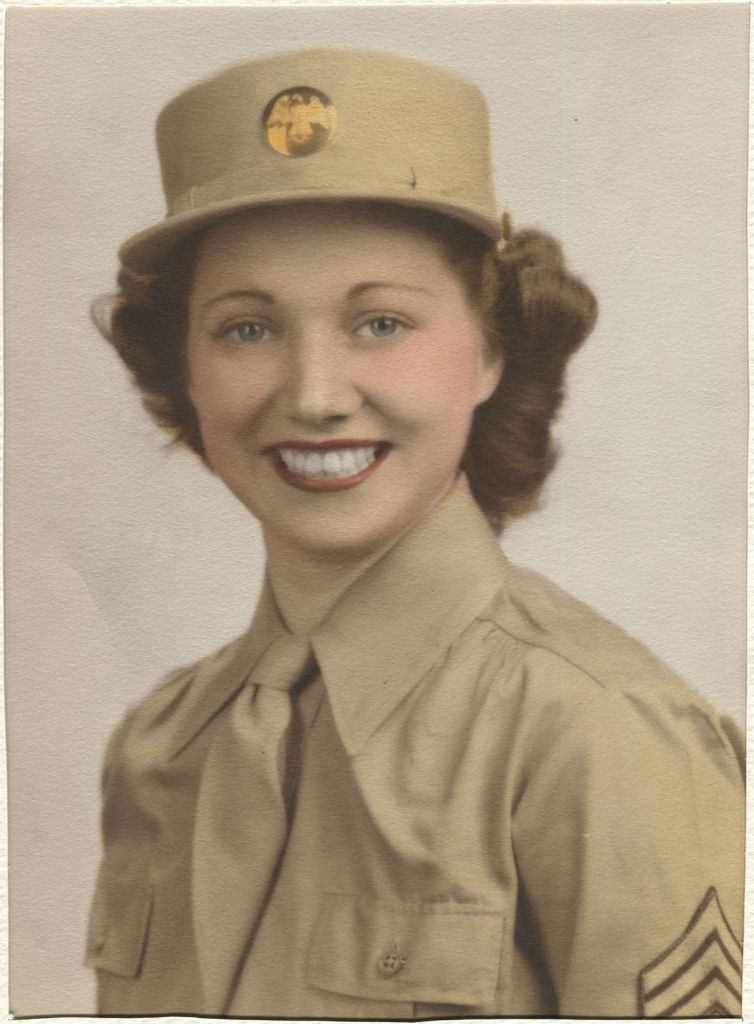 Dahlia 'Pobie' Johnston in uniform World War II