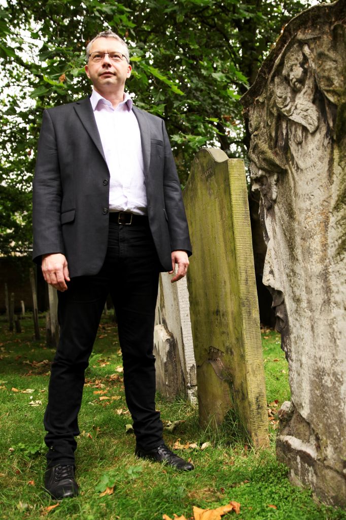 Dr. Simon Chaplin